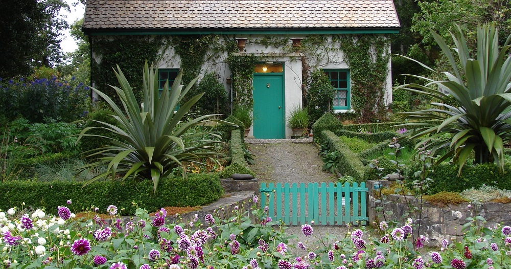 How to Divide a Long Narrow Garden How to Gardening UK